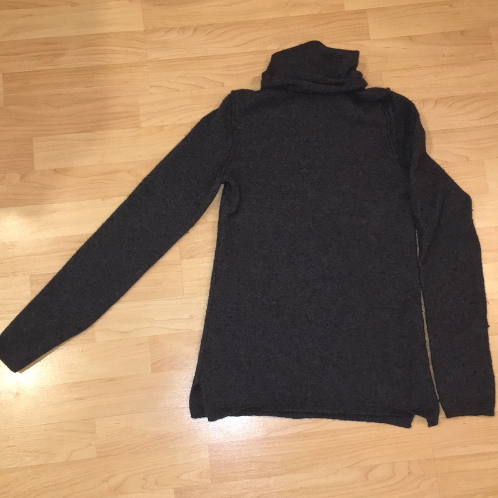 Gap Grey Turtle Neck
